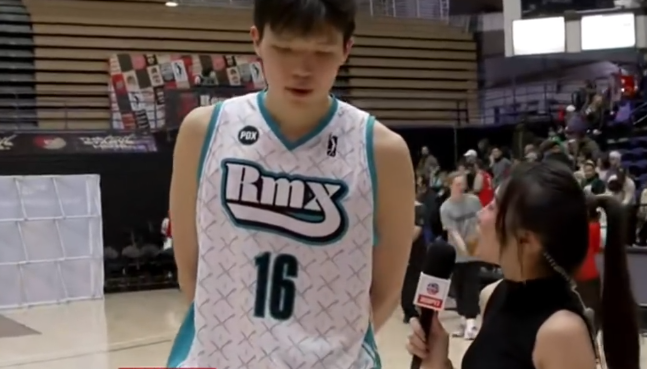 杨瀚森：和混音队友开玩笑说让我当控卫 半个NBA赛季都在摸爬滚打